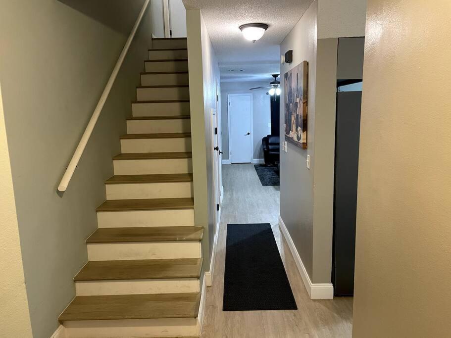 Modern 2 Bedroom Townhome Minutes From The Beach!! Форт Уолтон Бич Экстерьер фото